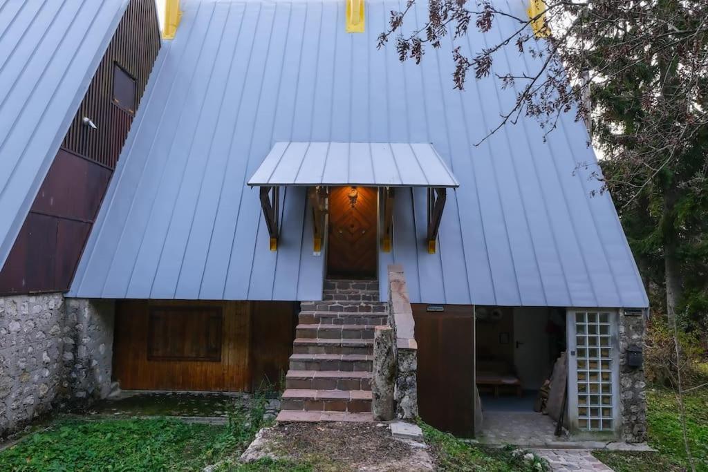 ~Chalet_Rifugio Tra I Boschi~ Sella Nevea Exterior photo